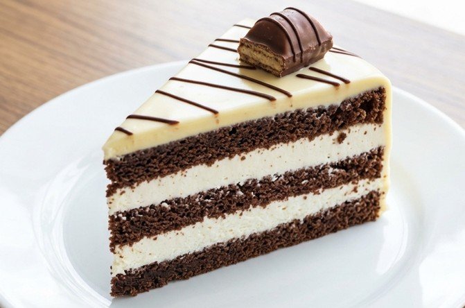Kinder Bueno Torta: Raskošna kremasta fantazija