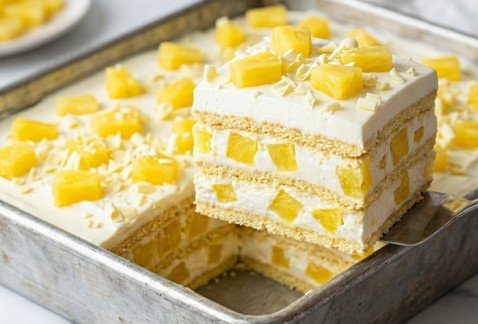 Brza Torta sa Ananasom: Osvježavajući ljetni desert bez pečenja